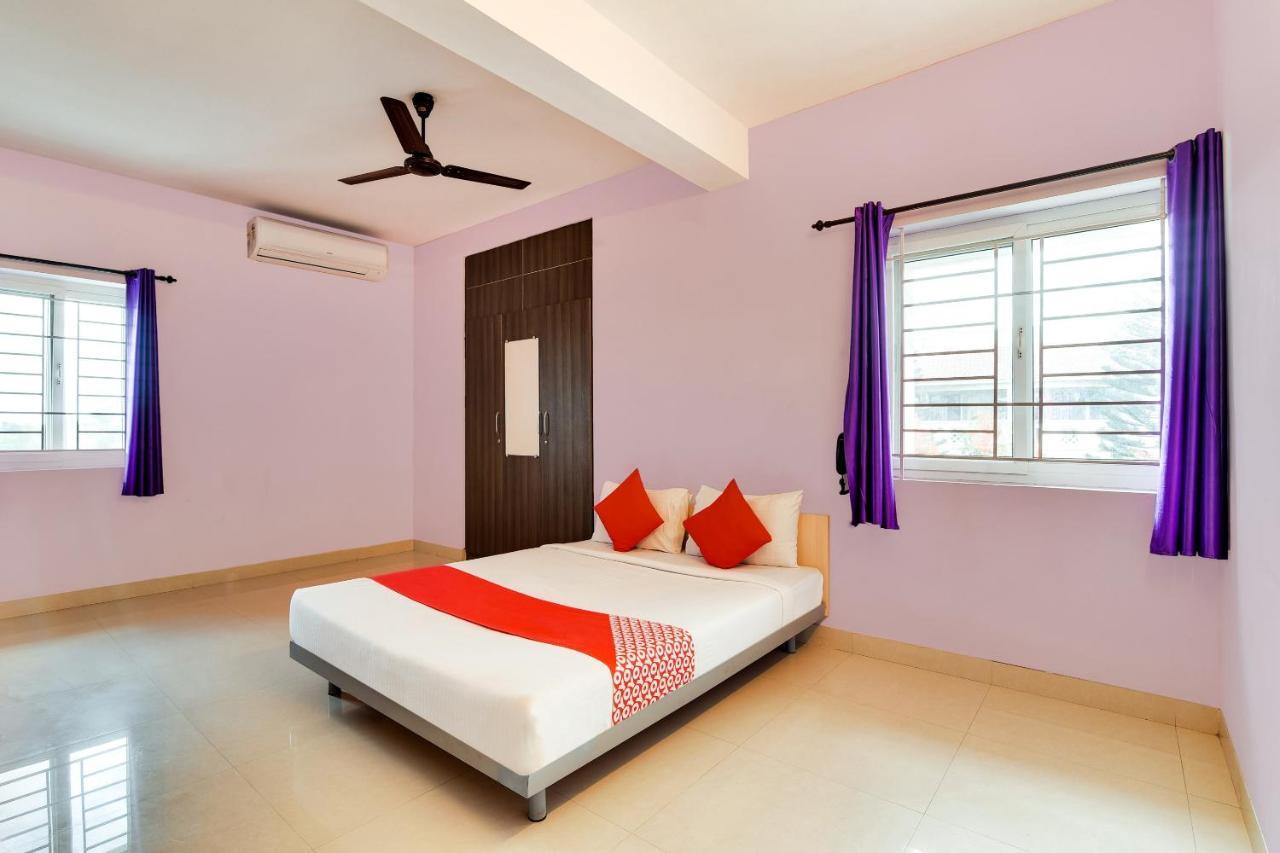 Oyo Flagship Lotus Lakeview Apartments Singānallūr Bagian luar foto
