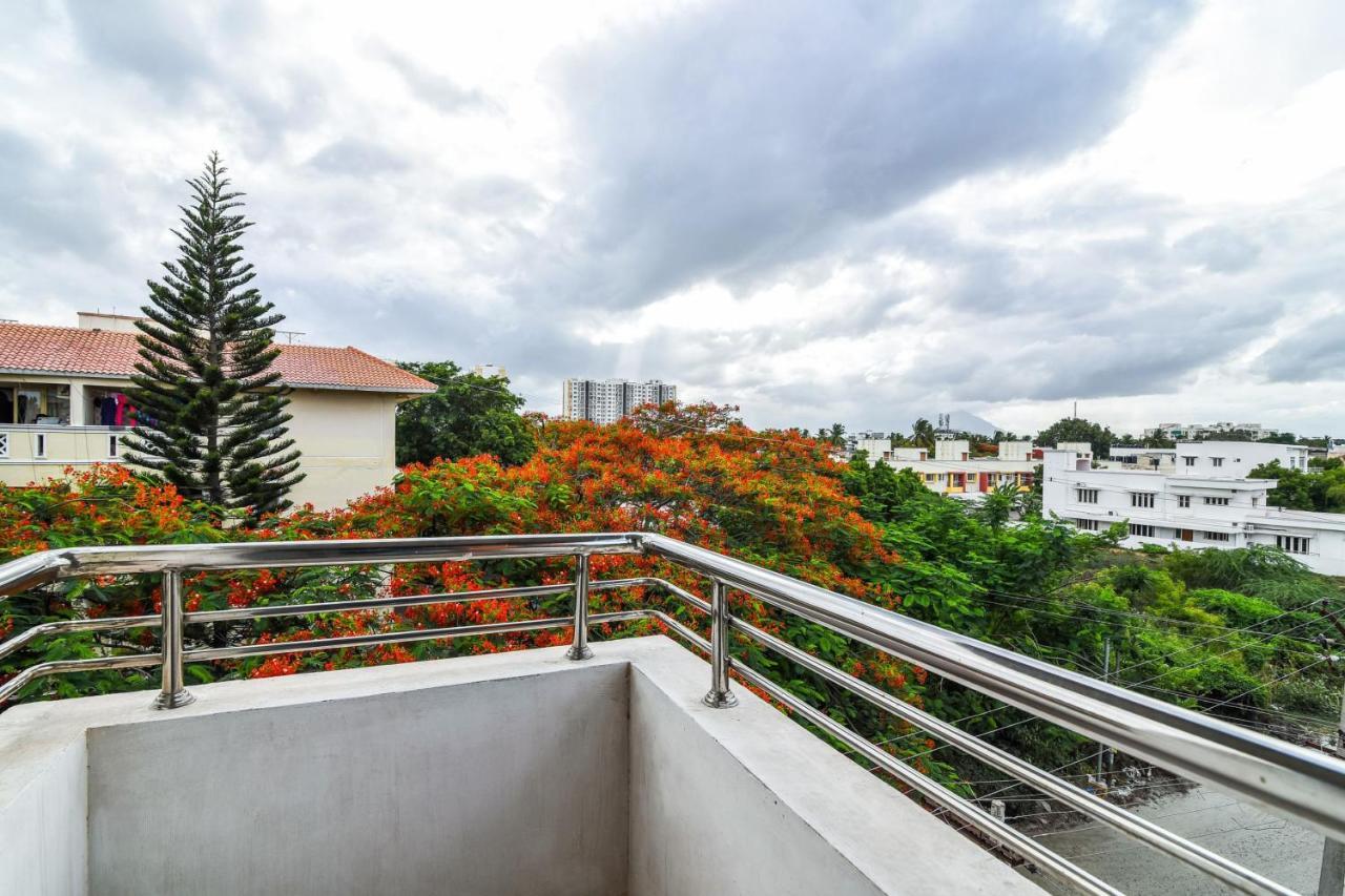 Oyo Flagship Lotus Lakeview Apartments Singānallūr Bagian luar foto
