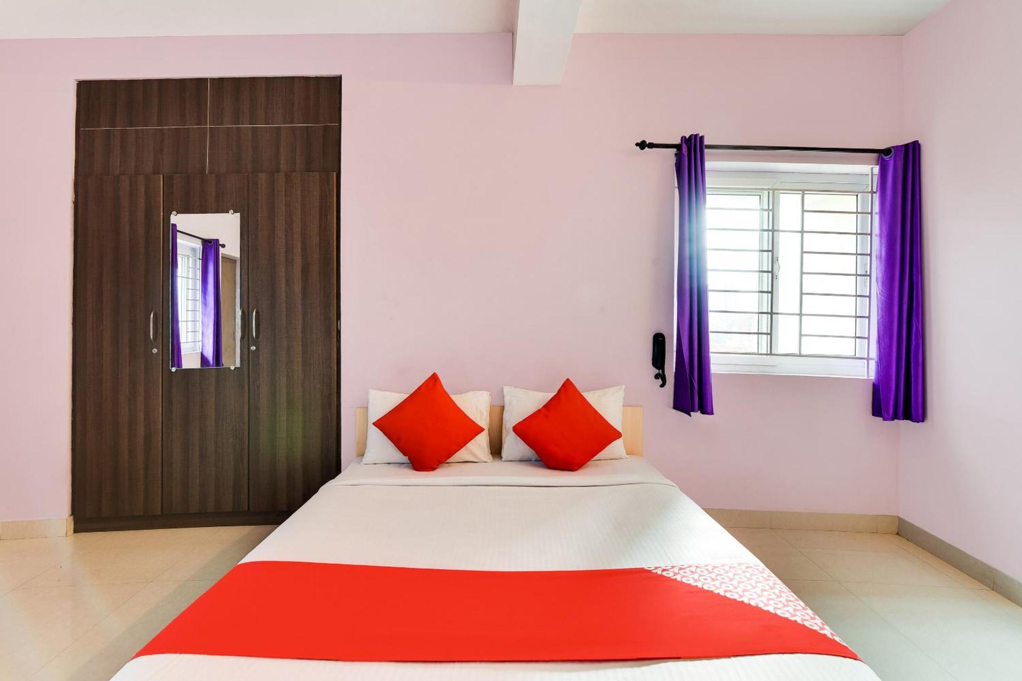 Oyo Flagship Lotus Lakeview Apartments Singānallūr Bagian luar foto